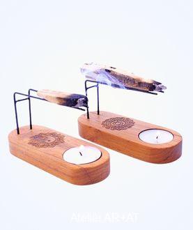 Teakový stojan na vykuřovadla s gravírováním