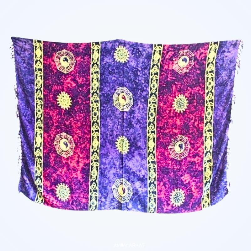 Batikovaný sarong se symboly jin-jang