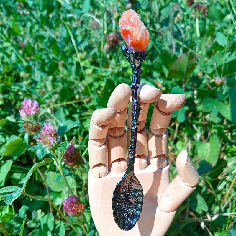 Čajová lžička černá s přírodním krystalem