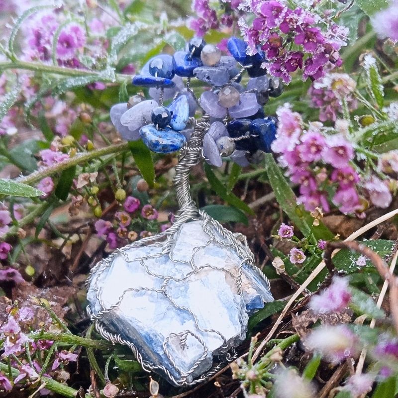 Ručně drátovaný Strom Života Safírové Oko se safírem, kyanitem, lapis lazuri a tanzanitem