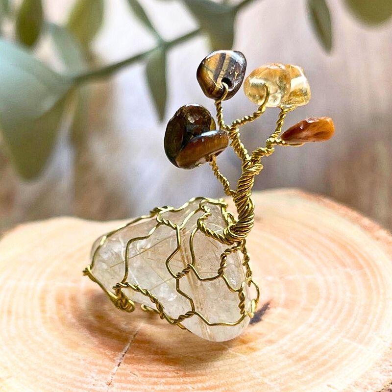 Ručně drátovaný Stromeček Štěstí jménem Tygří Zlato v ateliéru drátovaného šperku Monsterance